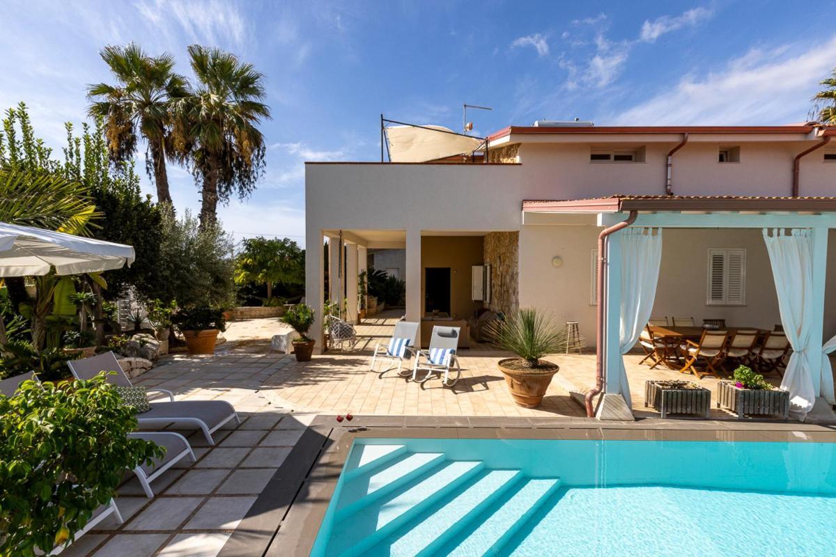 Villa Zamia Con Piscina Santa Maria Del Focallo Exterior foto