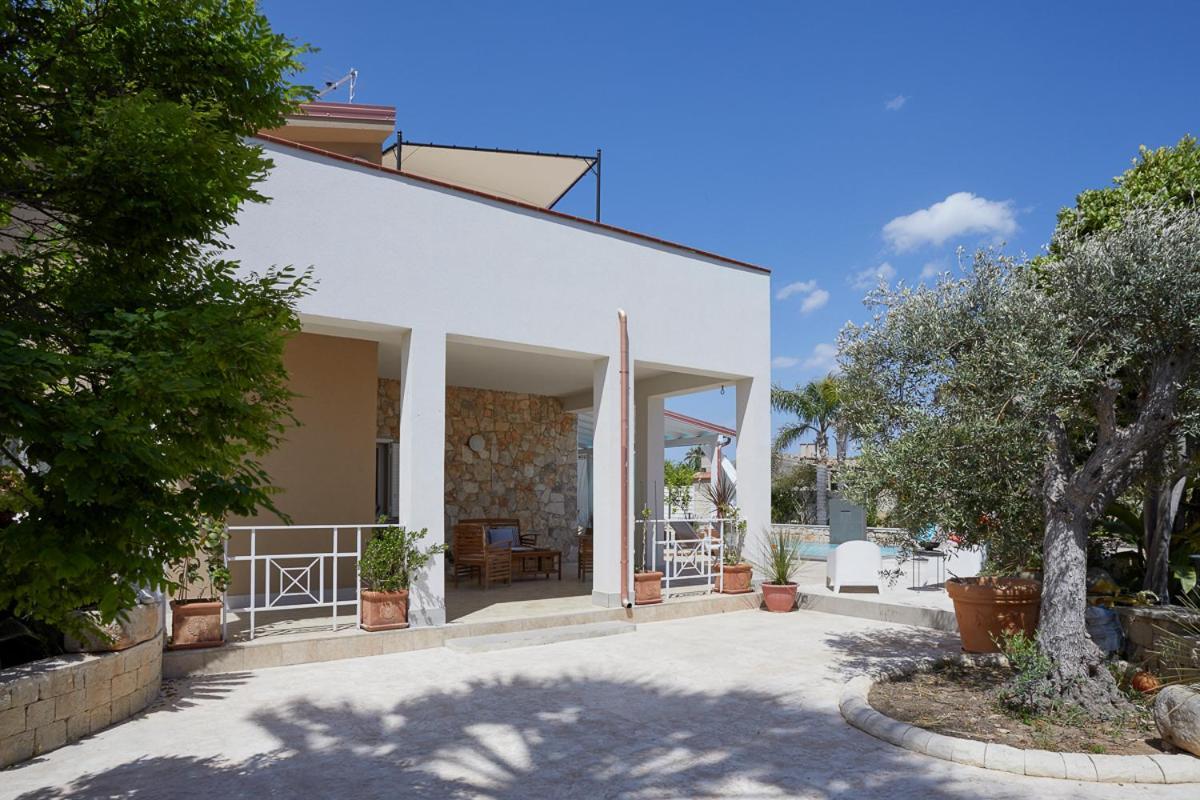 Villa Zamia Con Piscina Santa Maria Del Focallo Exterior foto